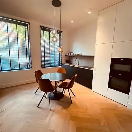 Prachtig Met Patio Op Het Zuid